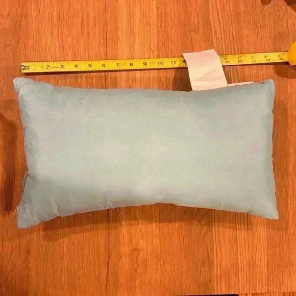 Throw pillow rectangle w/ multicolor ribbons - Picture 3 of 3